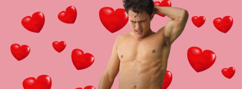 Pourquoi les hommes asiatiques sont devenus les nouveaux sex symbols des films et séries TV L'acteur Darren Barnet torse nu sur un fond rose avec des coeurs rouges