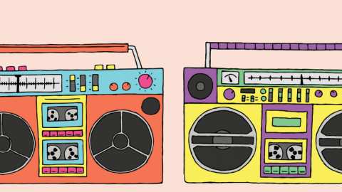 Deux vieux transistors à musique