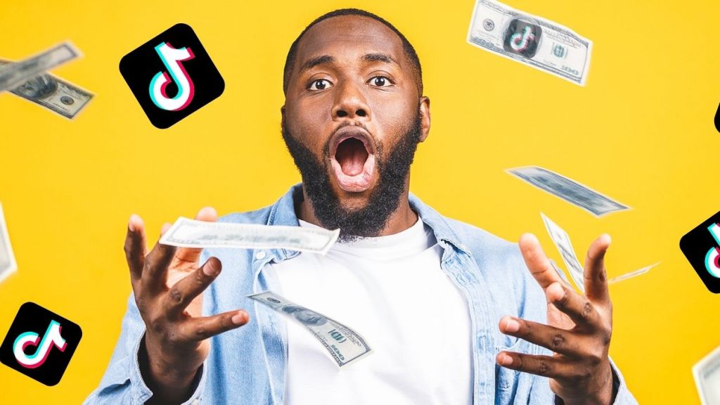 Ils ont fait le million sur TikTok jeune homme avec billets de banque et logos tiktok
