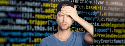 De Parcoursup à Netflix, un site répertorie les algorithmes à impact social Un homme perplexe sur fond de lignes de code.