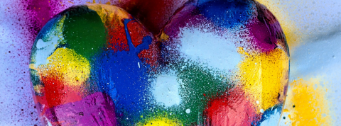 Les affects et l'argent Un coeur coloré