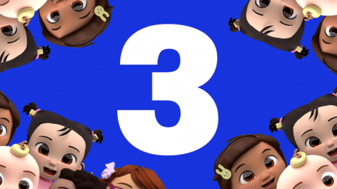 Des petits enfants de Cocomelon sourient