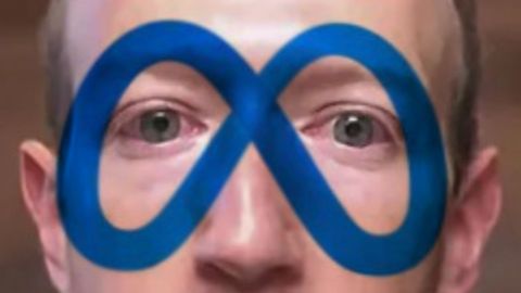 Mème du visage de Mark Zuckerberg portant un masque superhéros