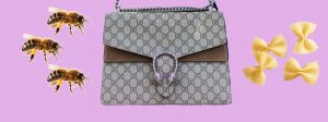 Un sac Gucci, des abeilles et des pâtes crues