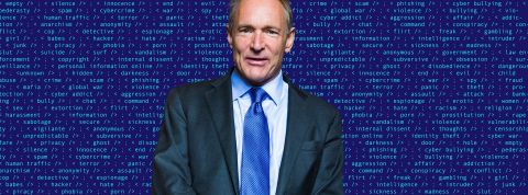Tim Berners-Lee Tim Berners-Lee sur fond de lignes de codes