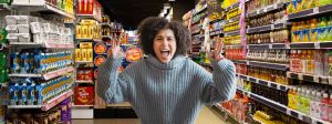 Femme hystérique dans un supermarché