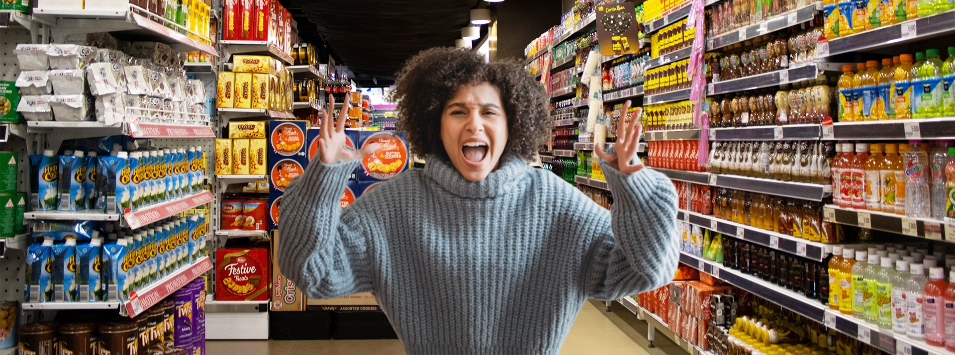 Femme hystérique dans un supermarché