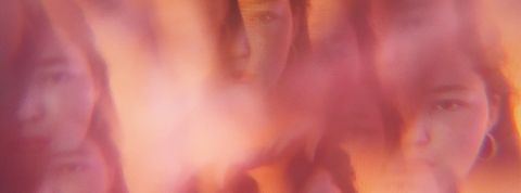 indentités numériques multiples visage féminin démultiplié