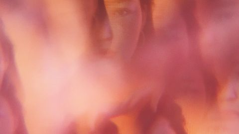 visage féminin démultiplié