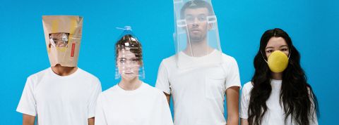 Cottonbro des gens avec des ordres sur la tête