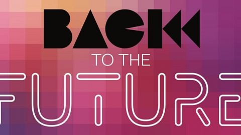 titre en typo sur fond coloré