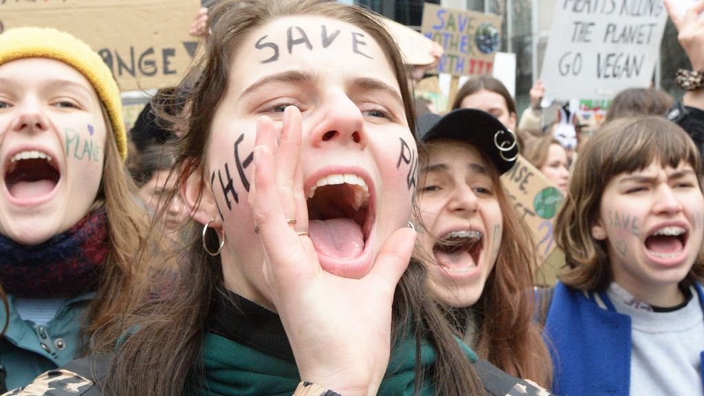 Climat, changement Jeunes filles dans une manif climat