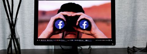 Facebook ne sait pas ce qu'il fait de ses propres données Jumelles avec le logo Facebook