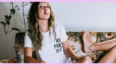 Des filles dans un canapé