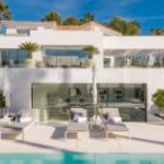 Villa de luxe moderne avec piscine