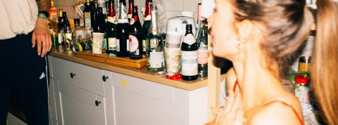 addiction, renoncer fête dans une cuisine