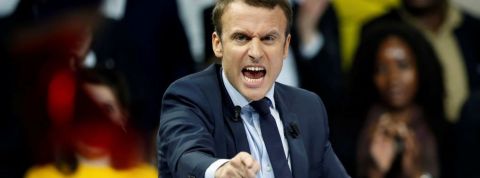 projet Le président Macron qui hurle à une tribune
