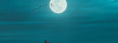 Les députés canadiens ont modifié leur Code pénal pour autoriser les poursuites judiciaires des crimes qui seraient commis sur la surface de la Lune ou à bord d'un vol spatial. Lune au dessus d'une ville