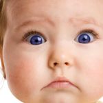 Bébé étonné