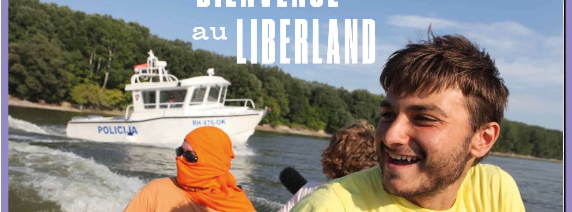 Liberland_YouTube personnes sur un lac devant un bateau