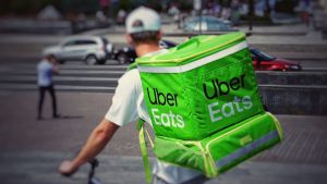 Livreur Uber Eats à vélo