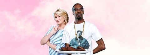 Martha Stewart, la reine du cool Martha Stewart et Snoop Dog sur fond rose