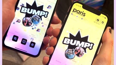 C'est quoi Zenly, l'appli française racheté par Snap qui cartonne en Russie Deux smartphone en train d'activer la fonctionnalité - bump - de Zenly