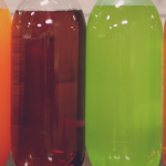 Des bouteilles de soda