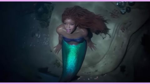 Une sirène dans la mer