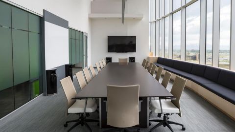 Salle de réunion vide