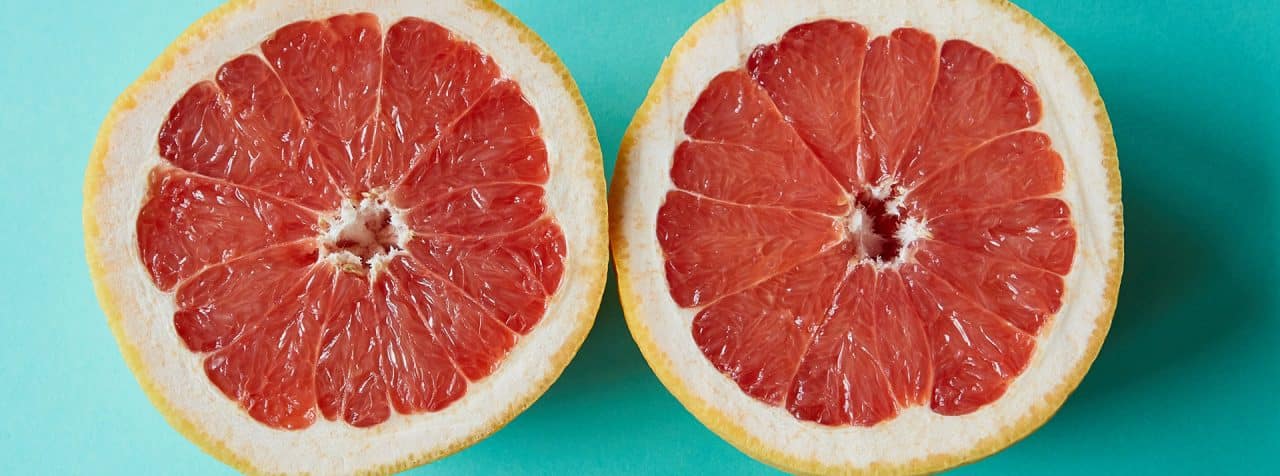 Laker-1280x476 un pamplemousse coupé en deux