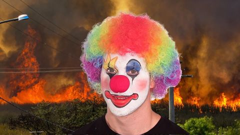 Clown du mème sur fond d'incendie