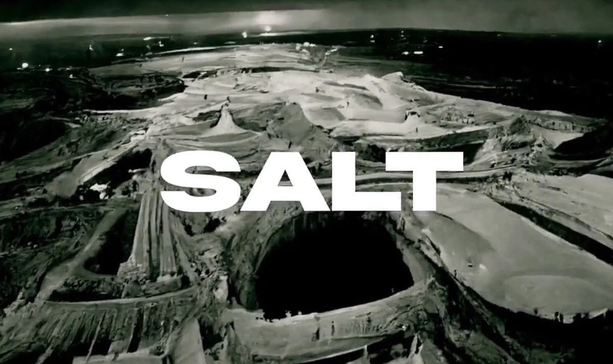 Salt, un film créé à l'aide de l'Intelligence Artificelle et des médias sociaux - L'ADN Affiche SALT