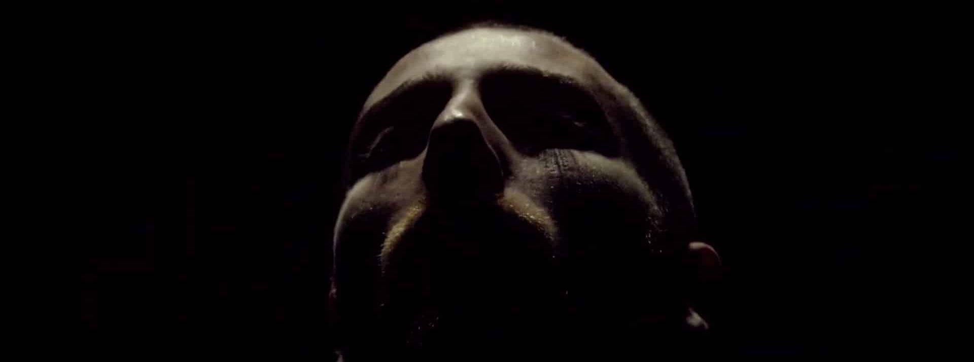 ladn dance living lab nacera belaza chaillot visage d'homme dans la pénombre