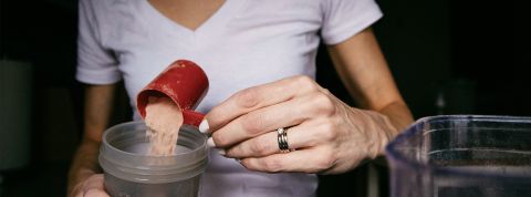 Protéines de substitution gos plan sur une dose de proteines en poudre
