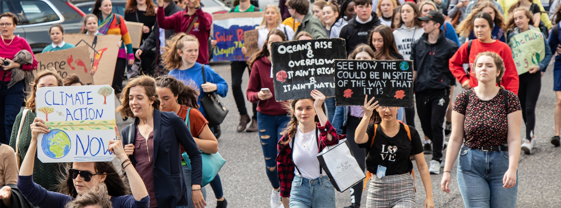 Nouvelle gouvernance des entreprises - L'ADN Jeunes manifestant pour le climat