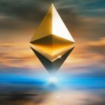 logo ethereum sortant puissamment de la mer, à la couchée du soleil