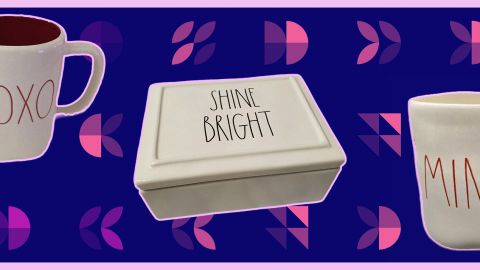 Sur fond violet, des produits en céramique blancs