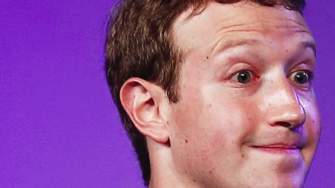 Mark Zuckerberg a l'air contrit