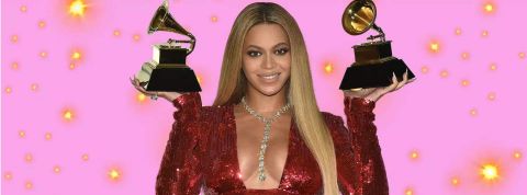 Beyoncé est étudiée à Normale Sup Beyoncé et ses trophées musicaux entre les mains
