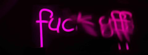 Selon une étude les jurons auraient de nombreux bienfaits. Graffiti ; Fuck off