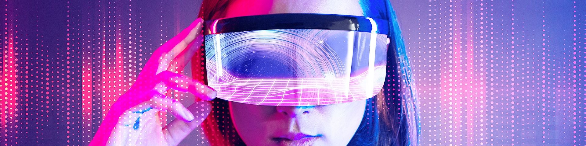 Femme asiatique avec casque VR