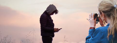 spy-mom une mère espionne son enfant