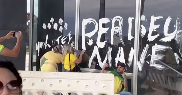 Comment les émeutes de Brasilia se sont organisées sur les plateformes sociales