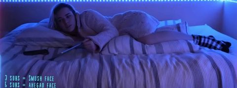 Le stream sleep Jeune femme sur son lit