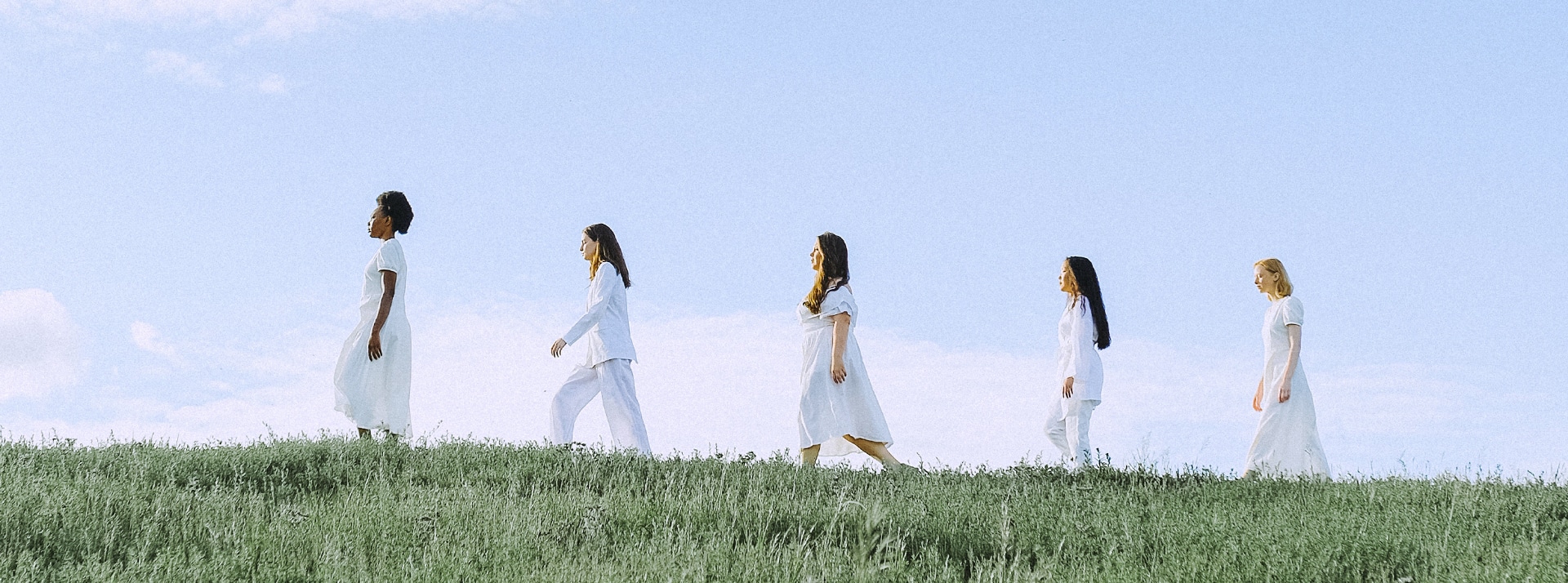 5 filles dans la nature