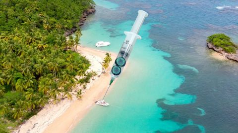 La mer des caraïbes et une seringue