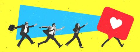 L'influence, les créateurs de contenus, les réseaux sociaux… Qu'en pensent les Français ? 3 personnes courant après un icone de réseaux sociaux - like -