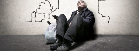 La Finlande est le pays européen qui compte le moins de sans-abri Vieille dame SDF