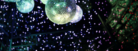 La fin des cadeaux de mariage ? Une boule disco